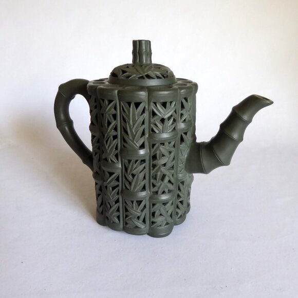 VINTAGE NEW TRADITIONAL CHINESE YIXING HOLLOWED CUT OUT BAMBOO CLAY TEAPOT - Picture 5 of 16